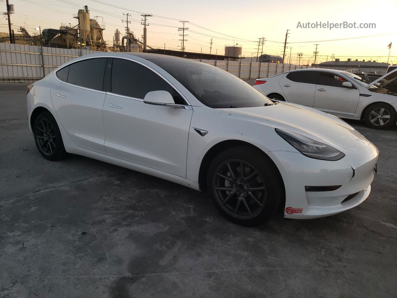 2018 Tesla Model 3  White vin: 5YJ3E1EA2JF053873