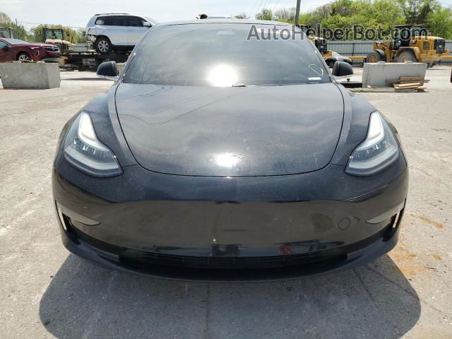 2018 Tesla Model 3  Черный vin: 5YJ3E1EA2JF123226