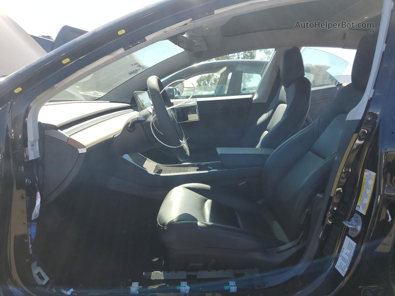 2019 Tesla Model 3  Черный vin: 5YJ3E1EA2KF193200