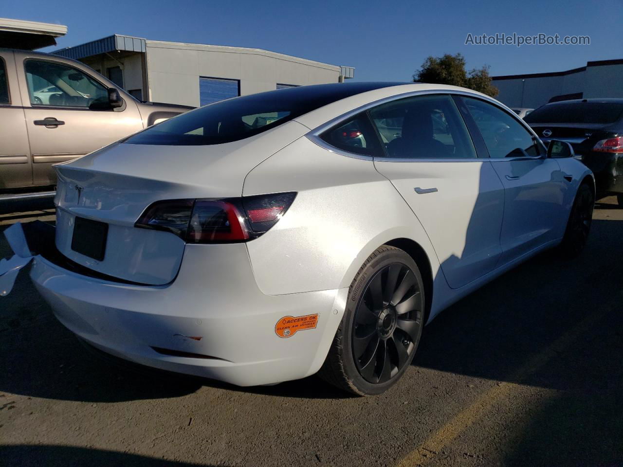 2019 Tesla Model 3  White vin: 5YJ3E1EA2KF472601