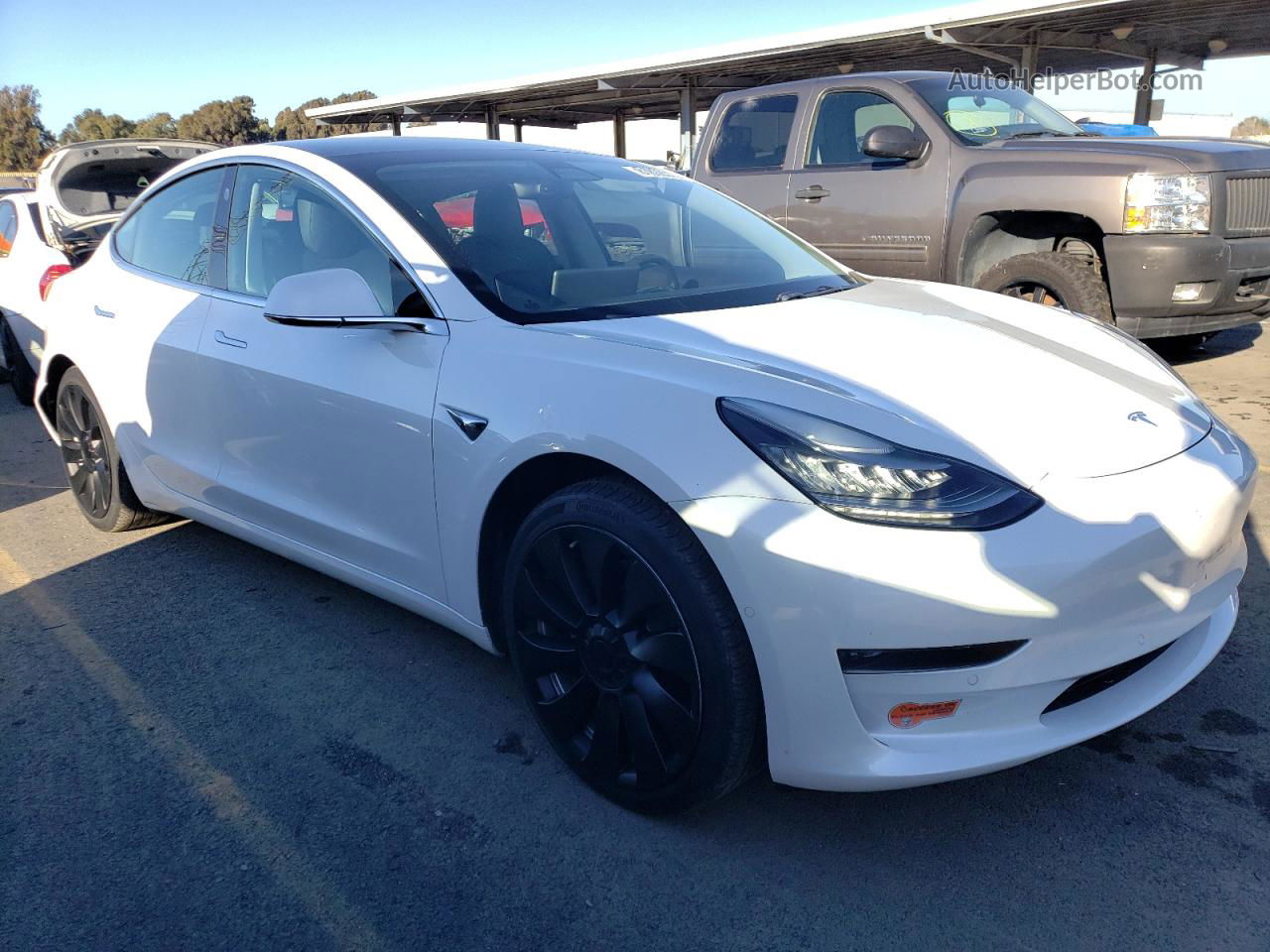 2019 Tesla Model 3  Белый vin: 5YJ3E1EA2KF472601