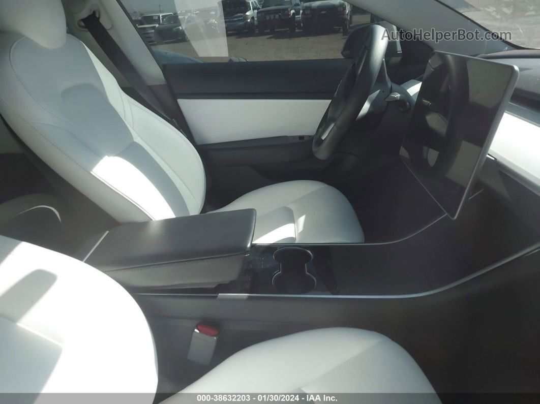 2020 Tesla Model 3 Standard Range Plus Rear-wheel Drive/standard Range Rear-wheel Drive White vin: 5YJ3E1EA2LF615385