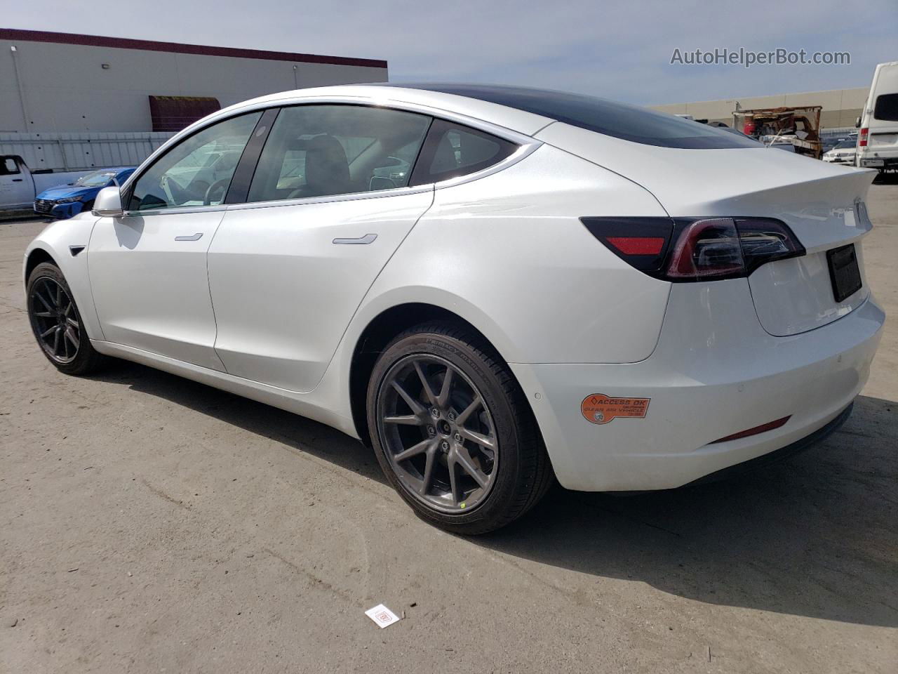 2020 Tesla Model 3  White vin: 5YJ3E1EA2LF632767