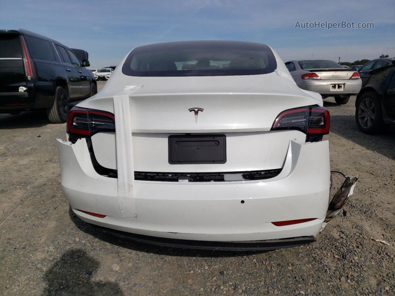 2020 Tesla Model 3  Белый vin: 5YJ3E1EA2LF659743