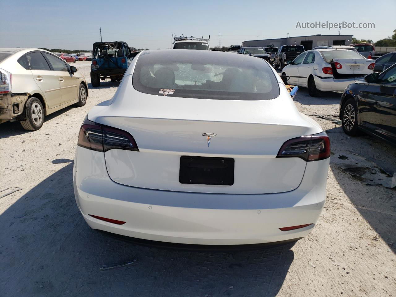 2021 Tesla Model 3  White vin: 5YJ3E1EA2MF085887