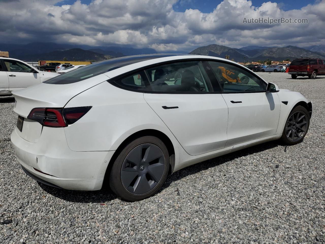 2022 Tesla Model 3  White vin: 5YJ3E1EA2NF243047