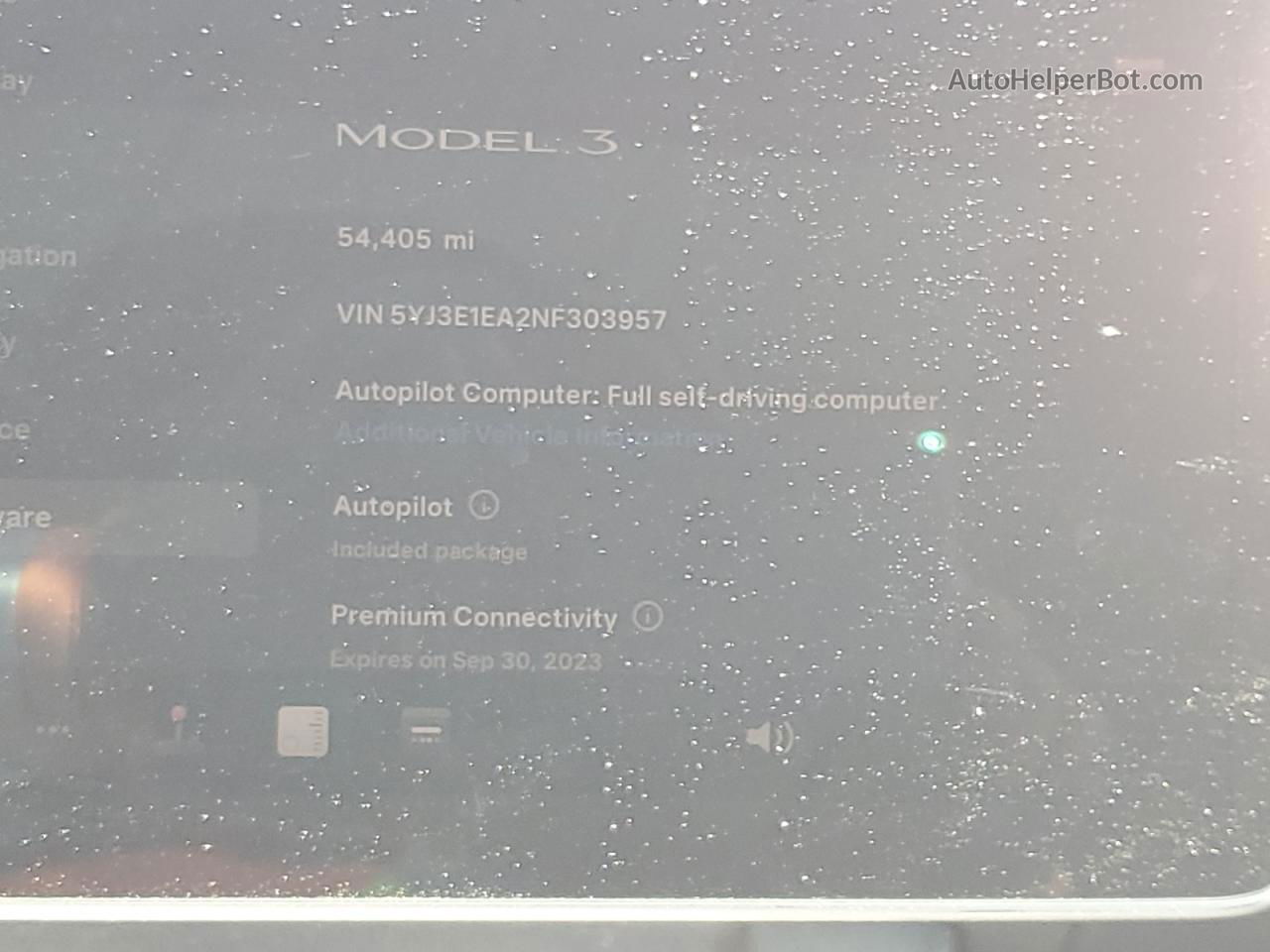 2022 Tesla Model 3  Red vin: 5YJ3E1EA2NF303957