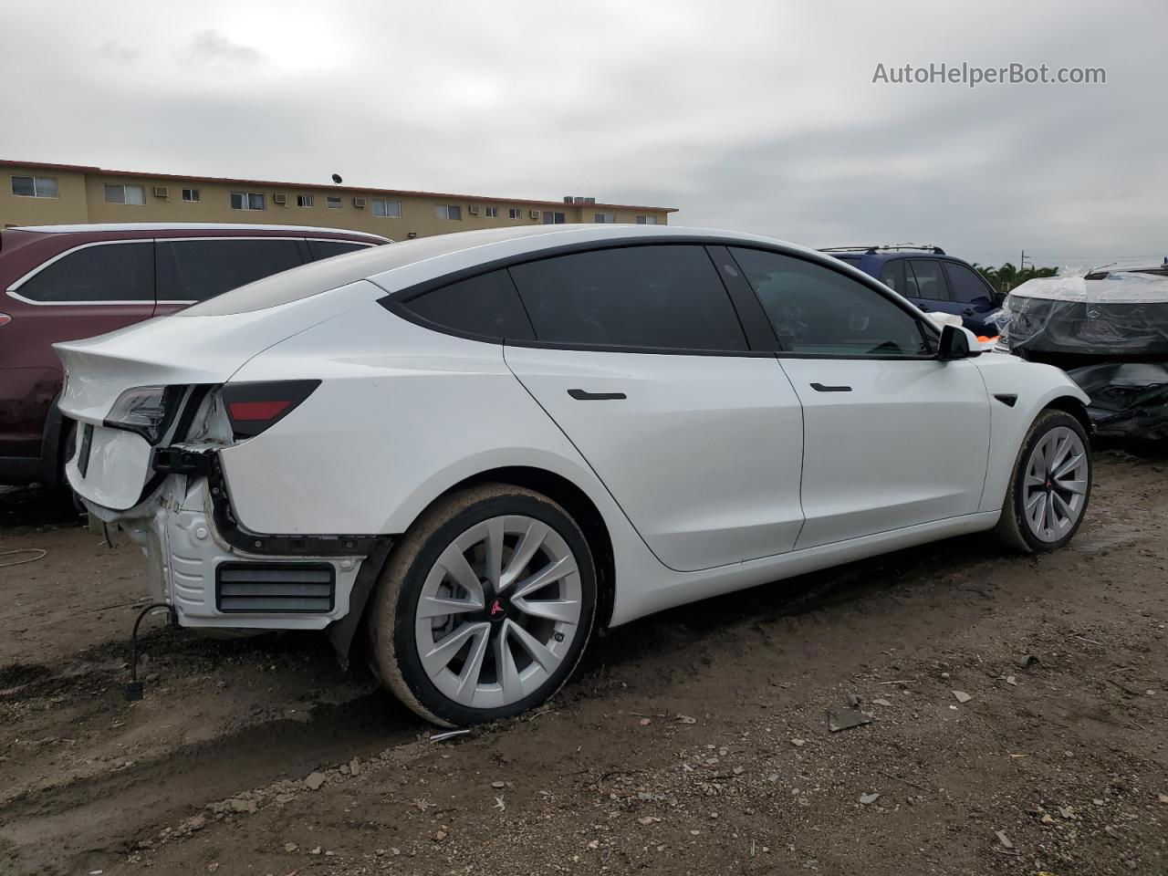 2022 Tesla Model 3  White vin: 5YJ3E1EA2NF326753