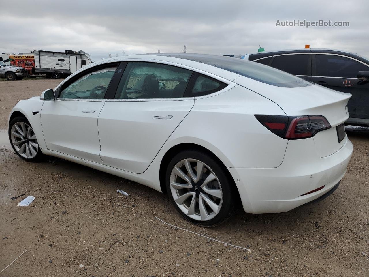 2019 Tesla Model 3  White vin: 5YJ3E1EA3KF476589