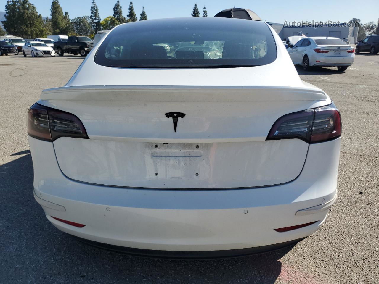 2018 Tesla Model 3  White vin: 5YJ3E1EA4JF053891