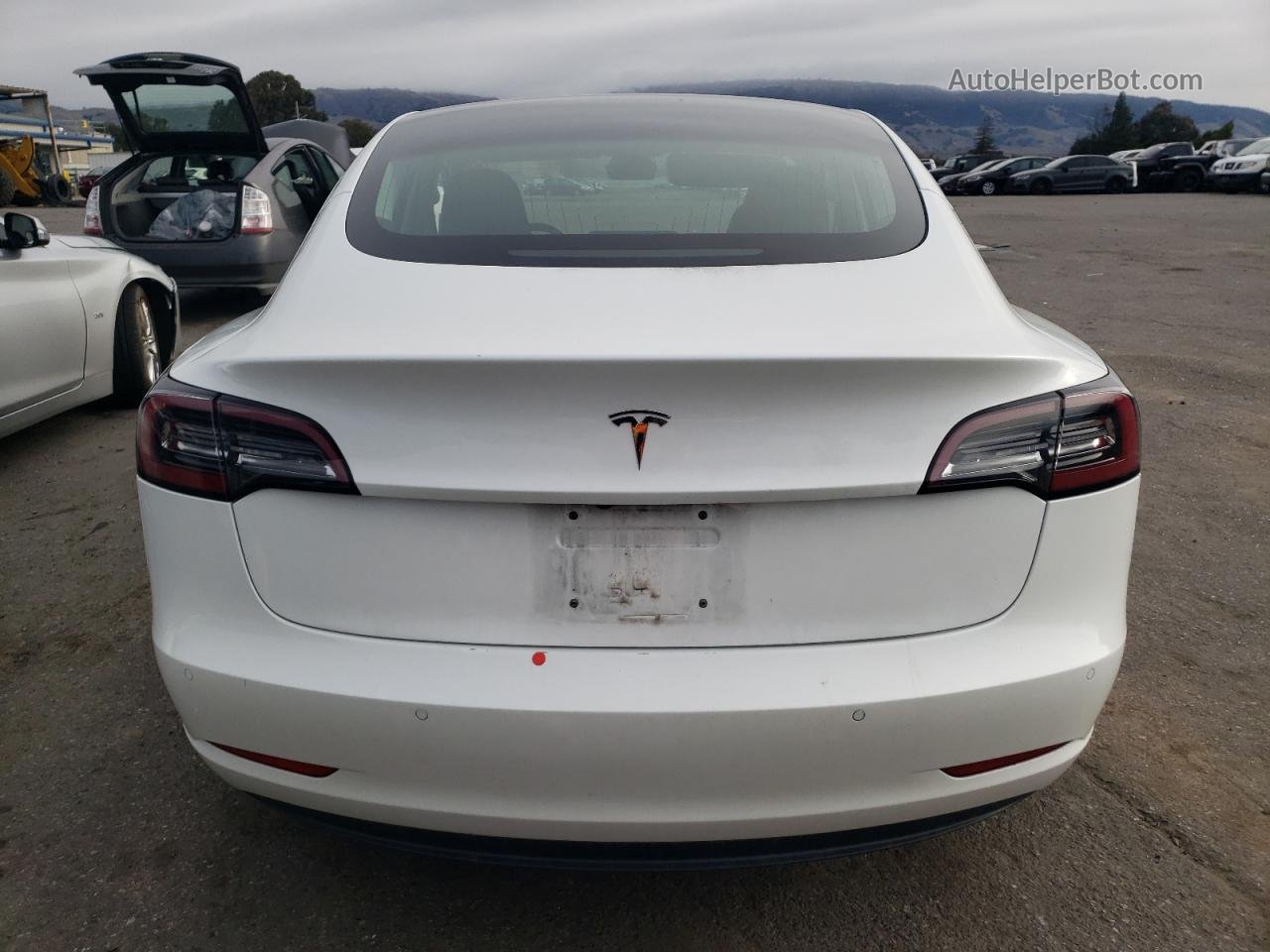 2018 Tesla Model 3  White vin: 5YJ3E1EA4JF164733