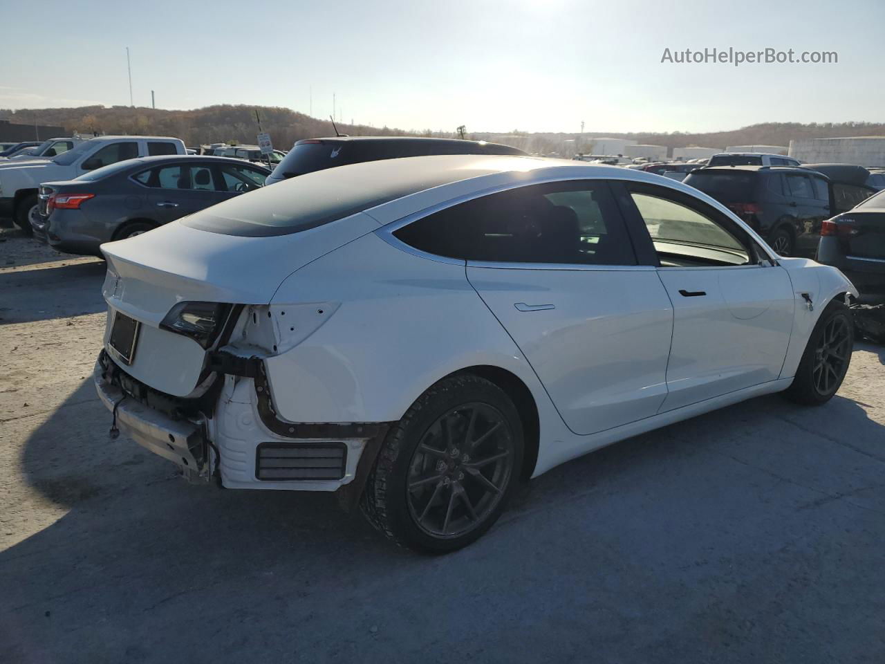 2019 Tesla Model 3  White vin: 5YJ3E1EA4KF483048