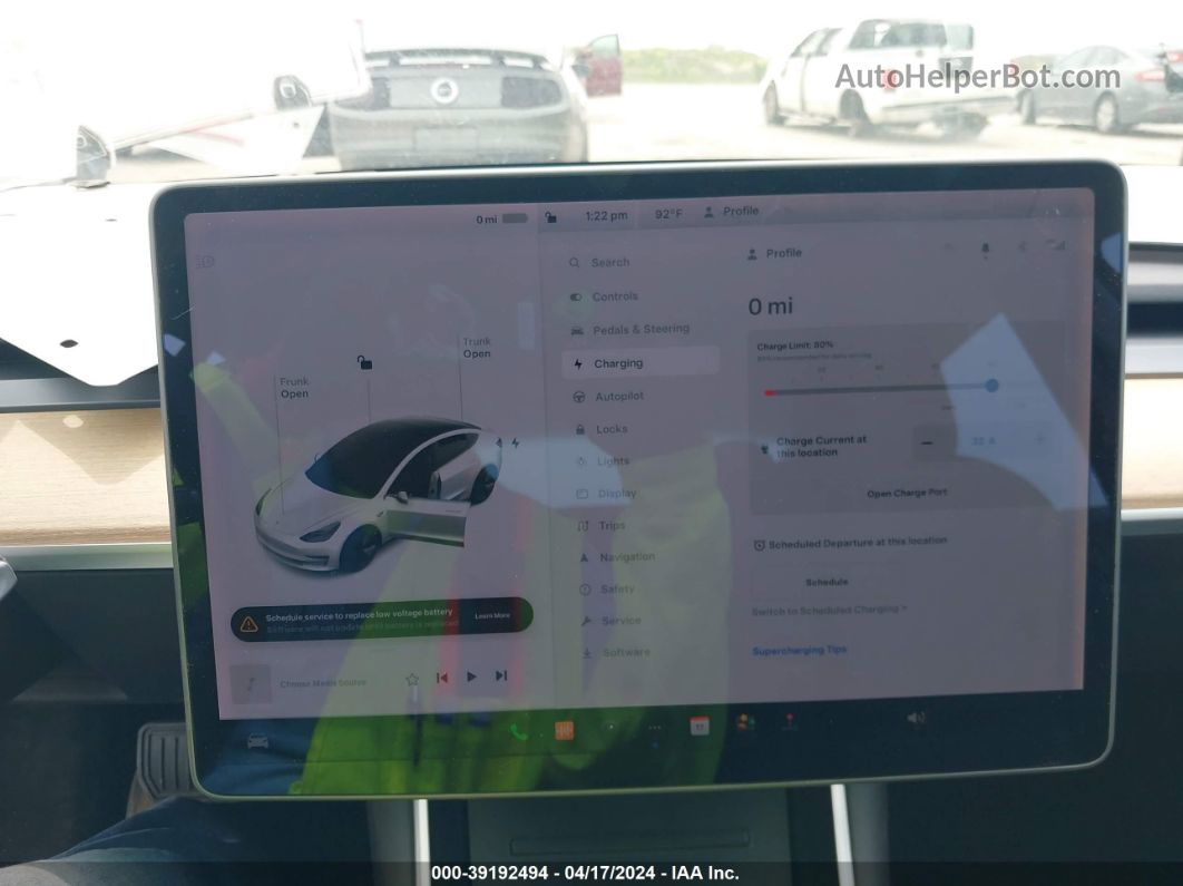 2020 Tesla Model 3 Standard Range Plus Rear-wheel Drive/standard Range Rear-wheel Drive White vin: 5YJ3E1EA4LF660618