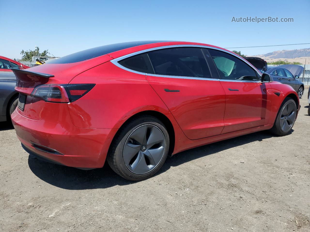 2020 Tesla Model 3  Red vin: 5YJ3E1EA4LF804619