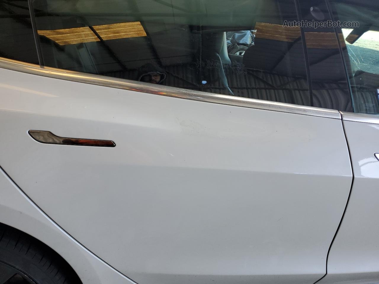 2018 Tesla Model 3  White vin: 5YJ3E1EA5JF041040