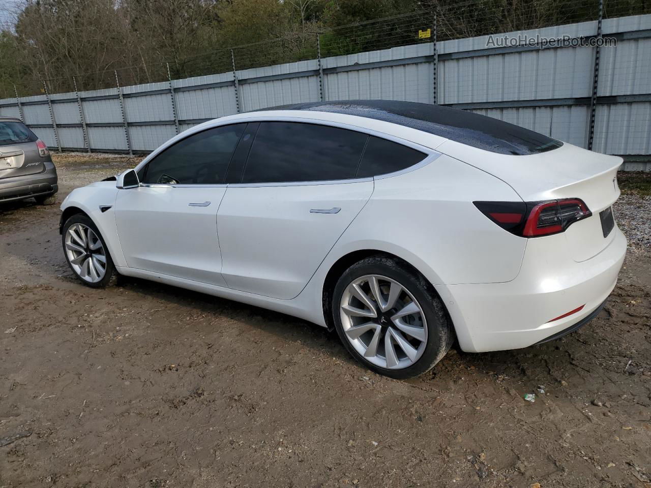 2019 Tesla Model 3  White vin: 5YJ3E1EA5KF301387