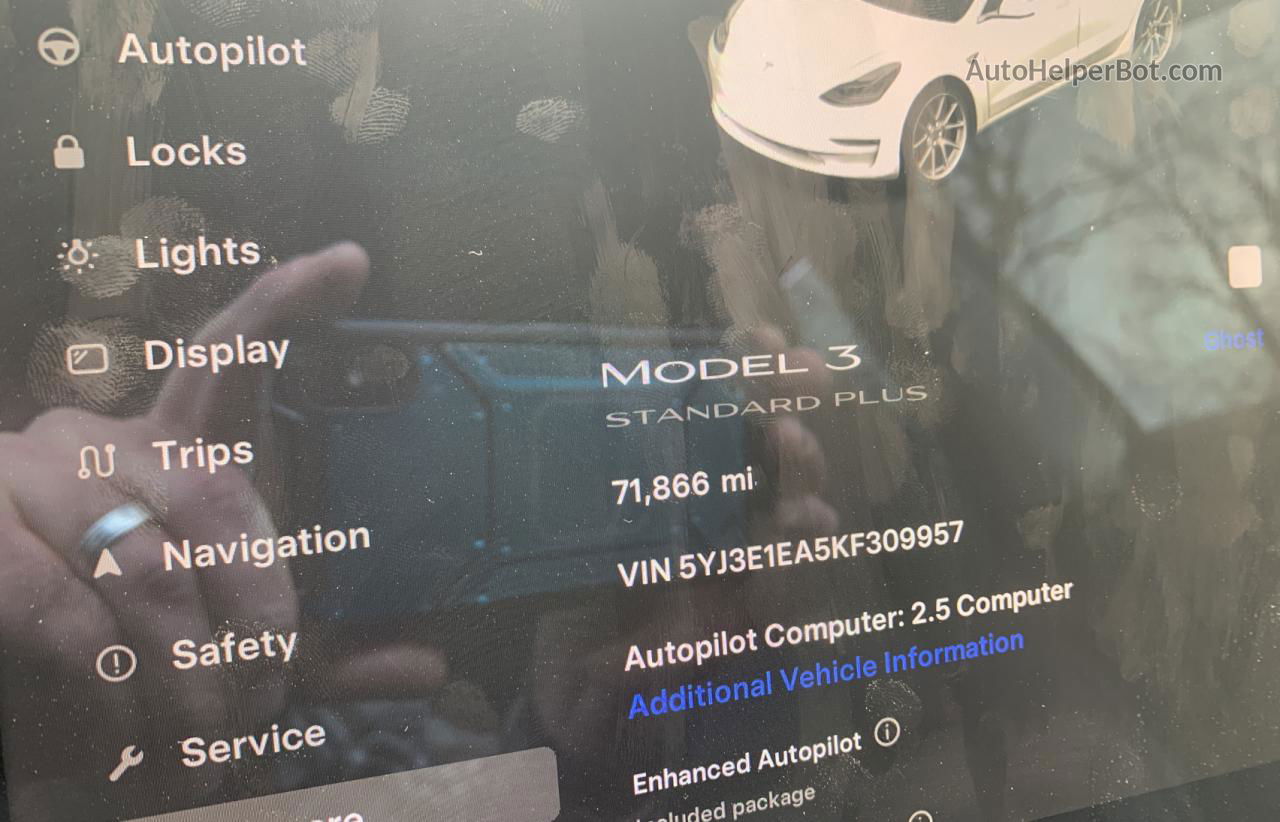 2019 Tesla Model 3  White vin: 5YJ3E1EA5KF309957