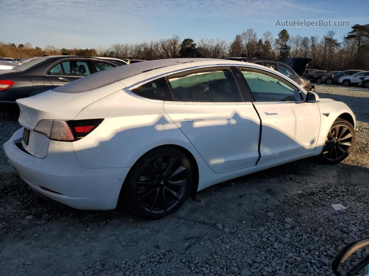 2019 Tesla Model 3  White vin: 5YJ3E1EA5KF332056