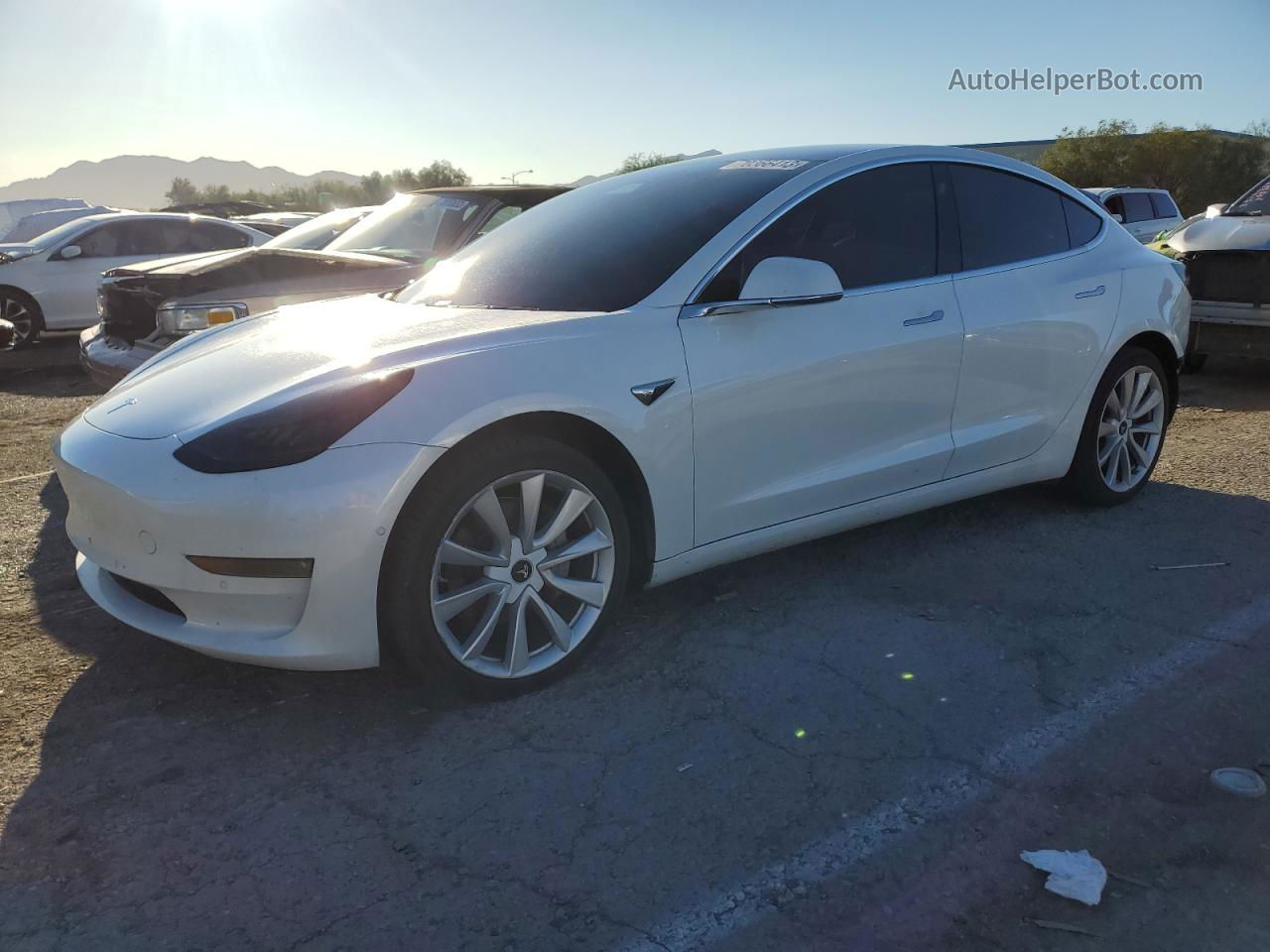 2019 Tesla Model 3  White vin: 5YJ3E1EA5KF332848