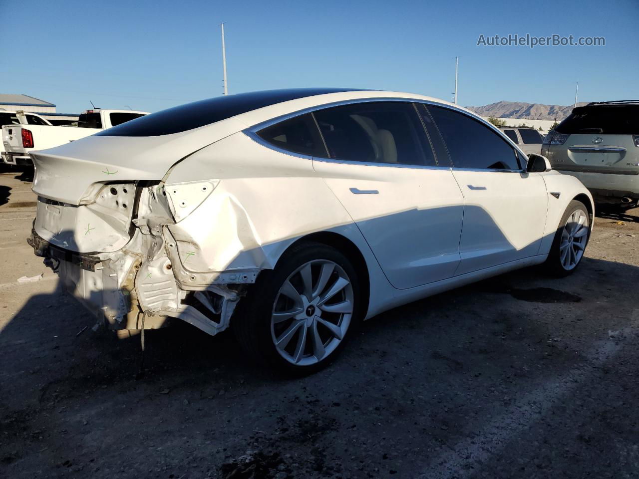 2019 Tesla Model 3  White vin: 5YJ3E1EA5KF332848