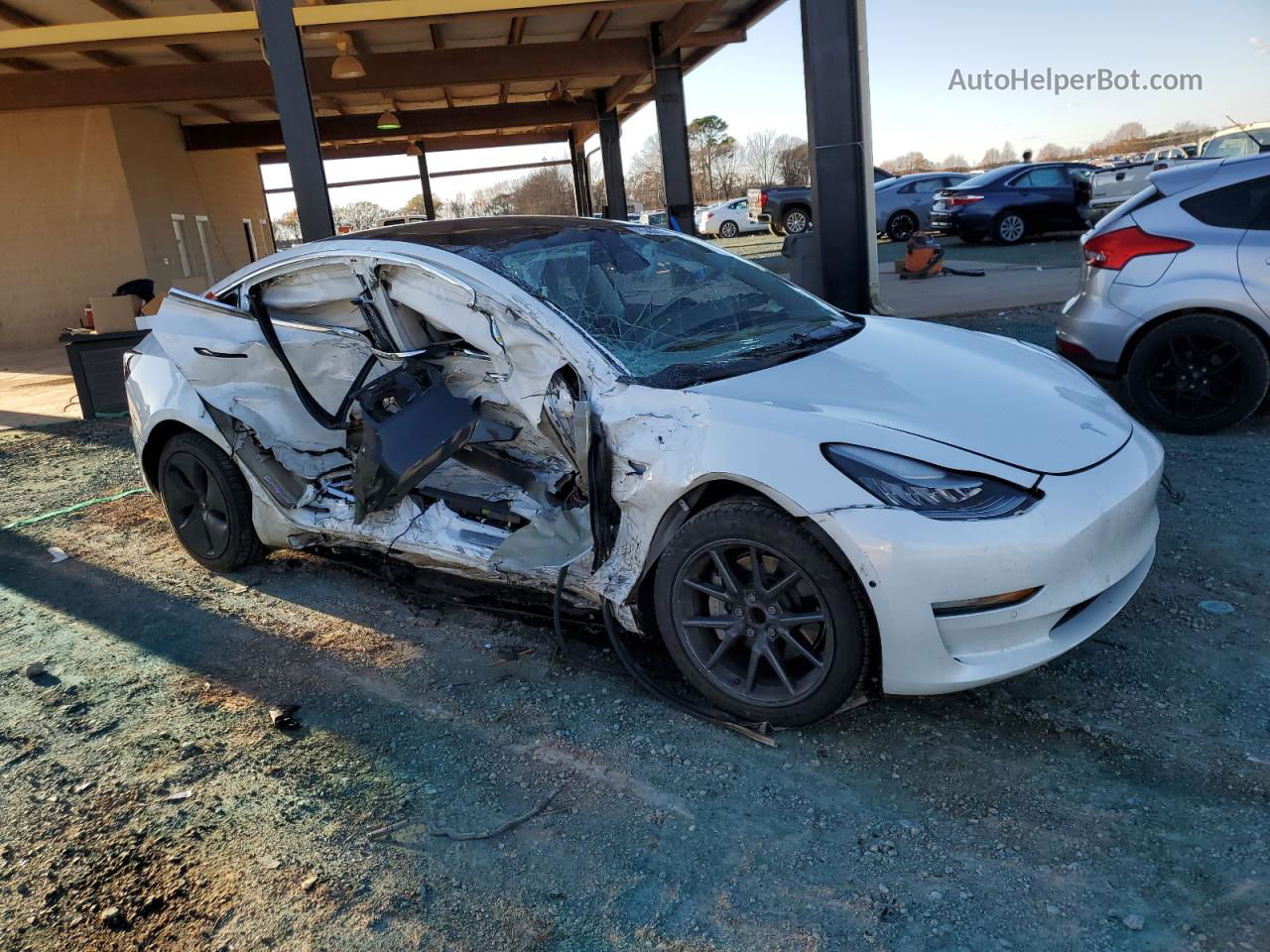 2019 Tesla Model 3  White vin: 5YJ3E1EA5KF483754