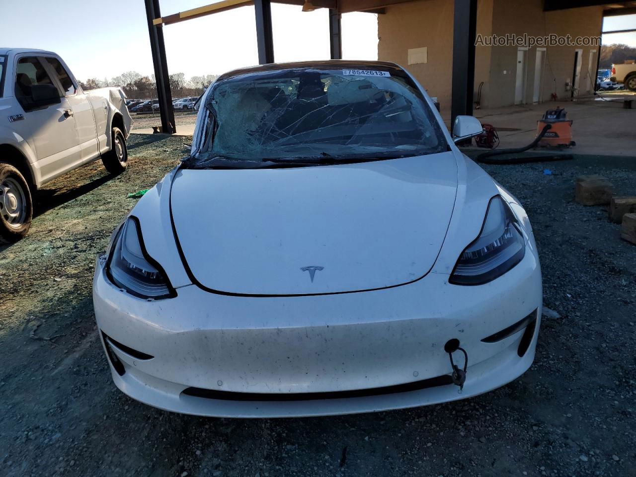 2019 Tesla Model 3  White vin: 5YJ3E1EA5KF483754