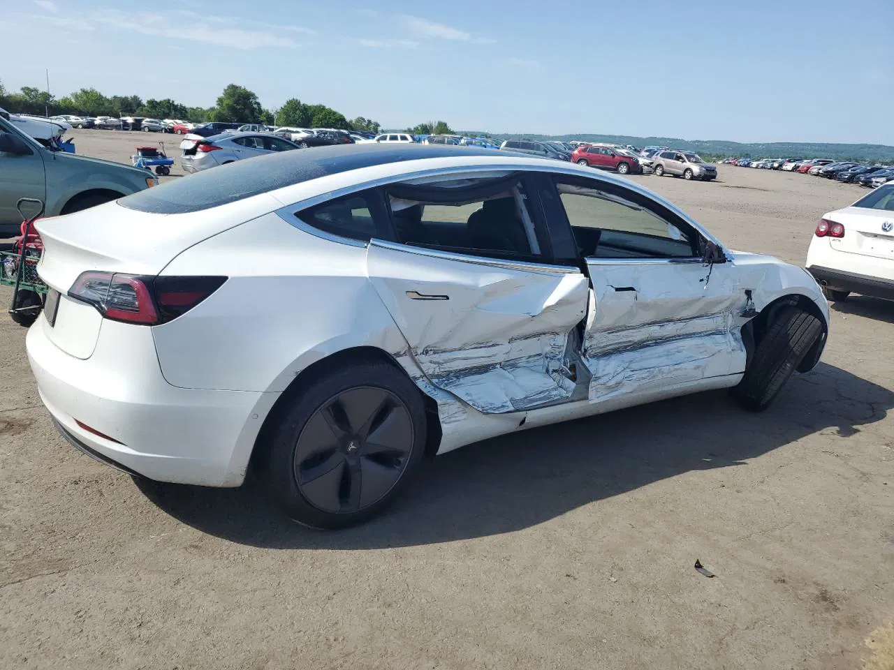 2020 Tesla Model 3  White vin: 5YJ3E1EA5LF590465