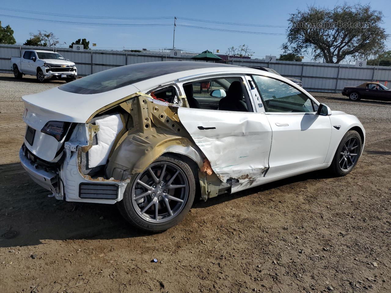 2020 Tesla Model 3  White vin: 5YJ3E1EA5LF633539