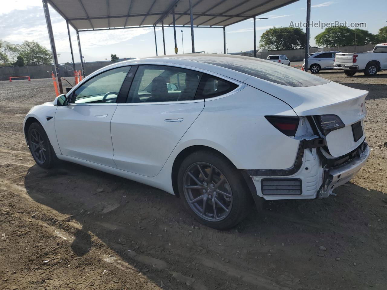 2020 Tesla Model 3  White vin: 5YJ3E1EA5LF633539