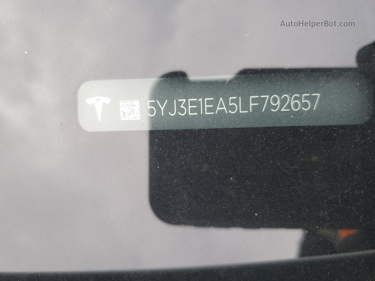 2020 Tesla Model 3  White vin: 5YJ3E1EA5LF792657