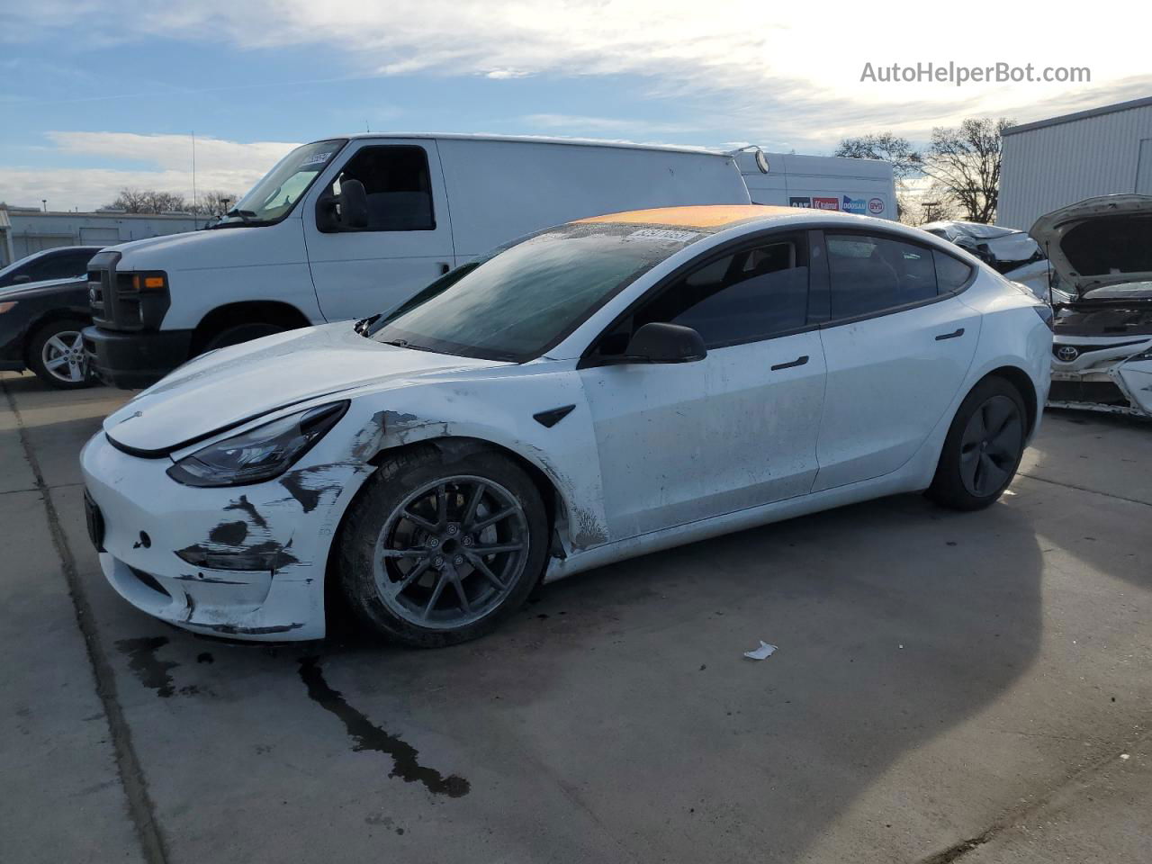 2018 Tesla Model 3  White vin: 5YJ3E1EA6JF009228