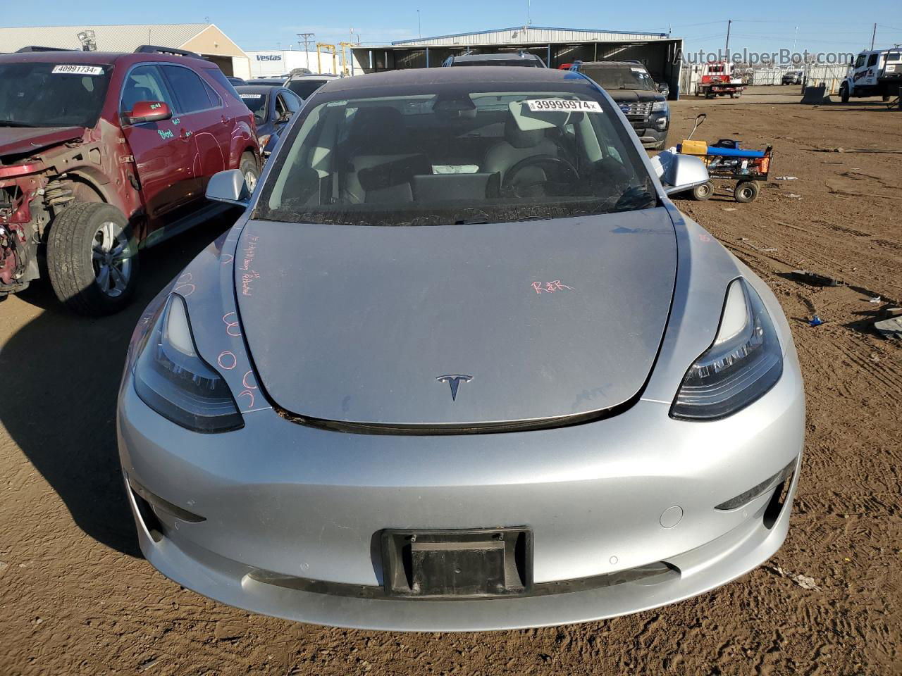 2018 Tesla Model 3  Серебряный vin: 5YJ3E1EA6JF015336