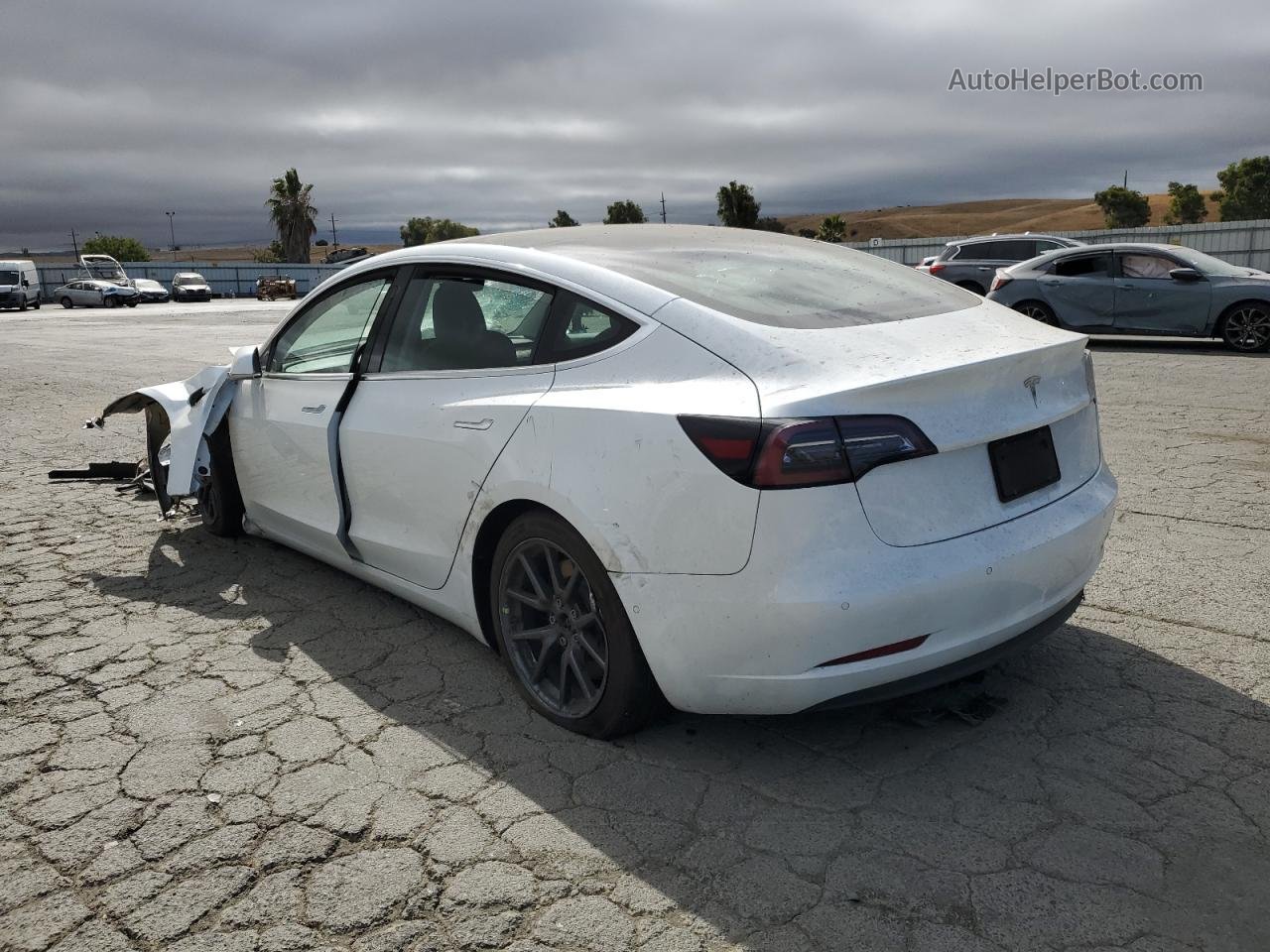 2019 Tesla Model 3  White vin: 5YJ3E1EA6KF190526
