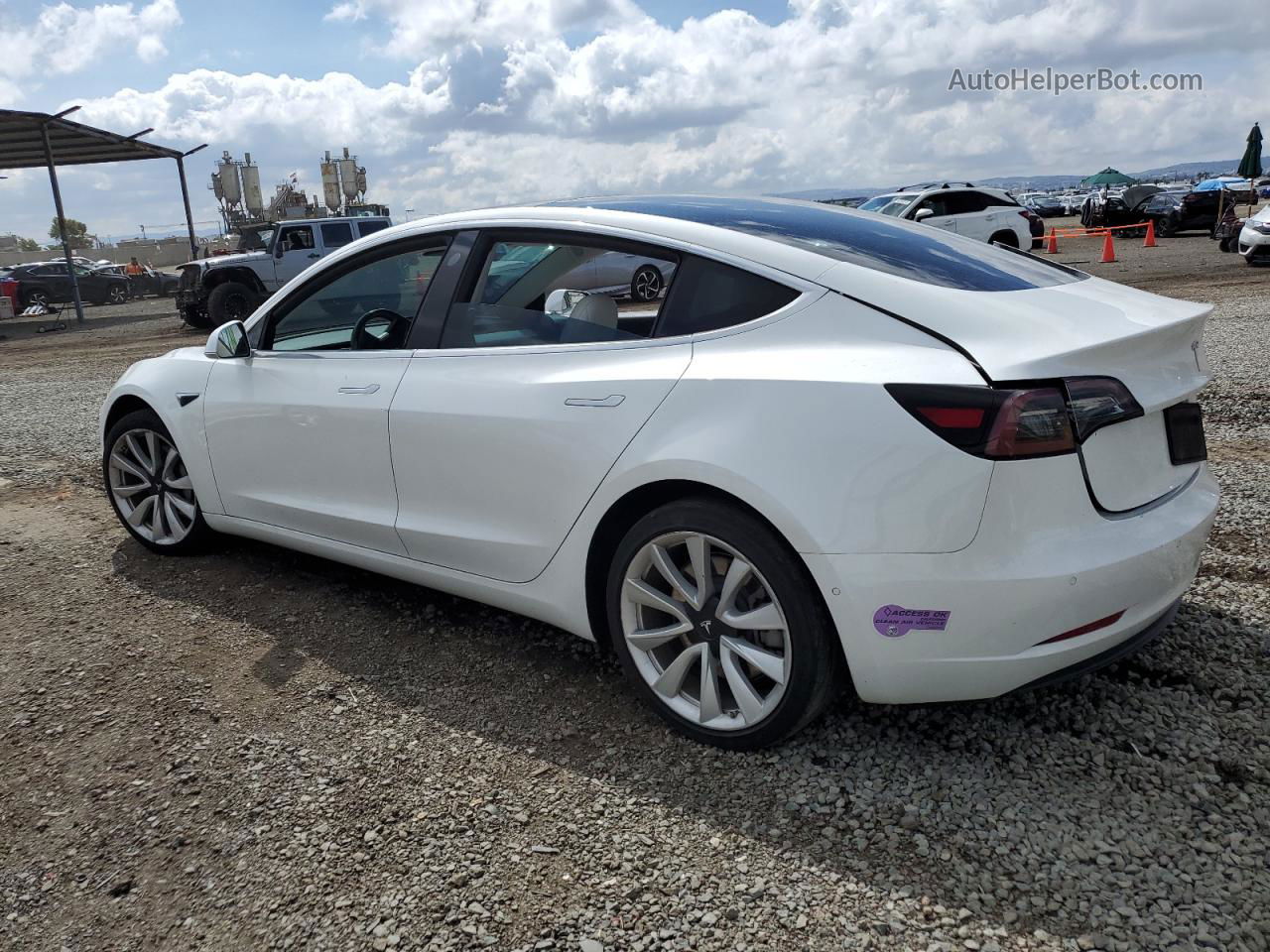 2019 Tesla Model 3  White vin: 5YJ3E1EA6KF407654