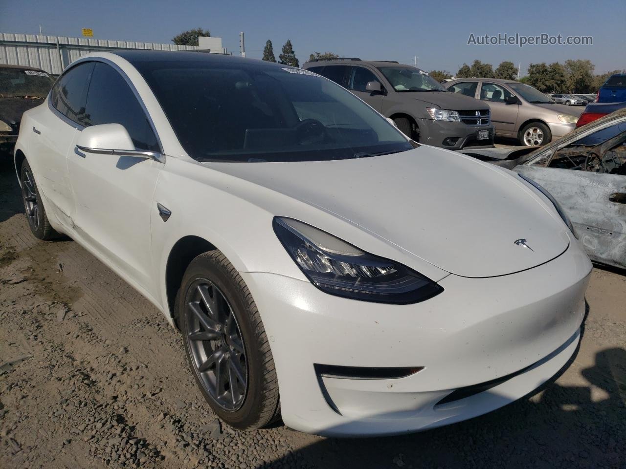 2019 Tesla Model 3  White vin: 5YJ3E1EA6KF426463