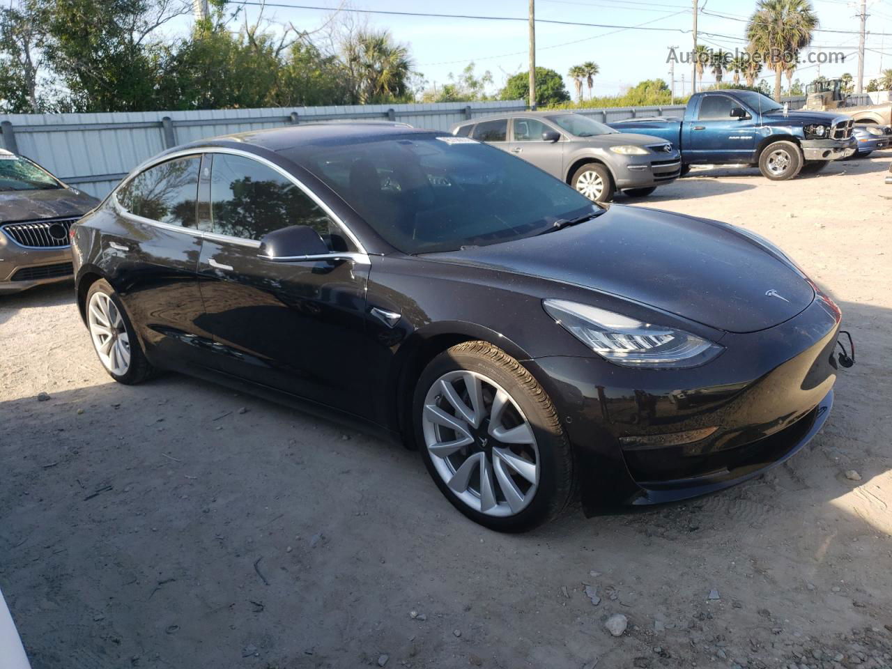 2018 Tesla Model 3  Черный vin: 5YJ3E1EA7JF089591