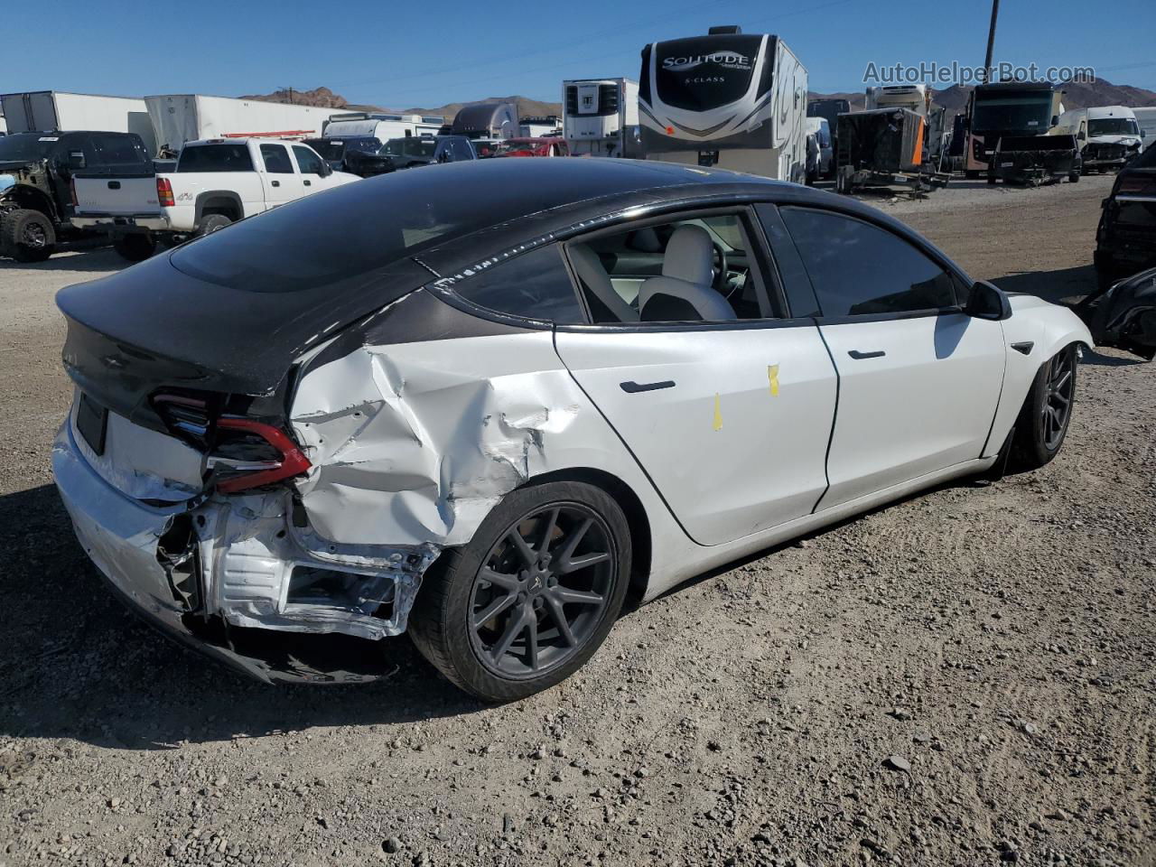 2019 Tesla Model 3  White vin: 5YJ3E1EA7KF413172