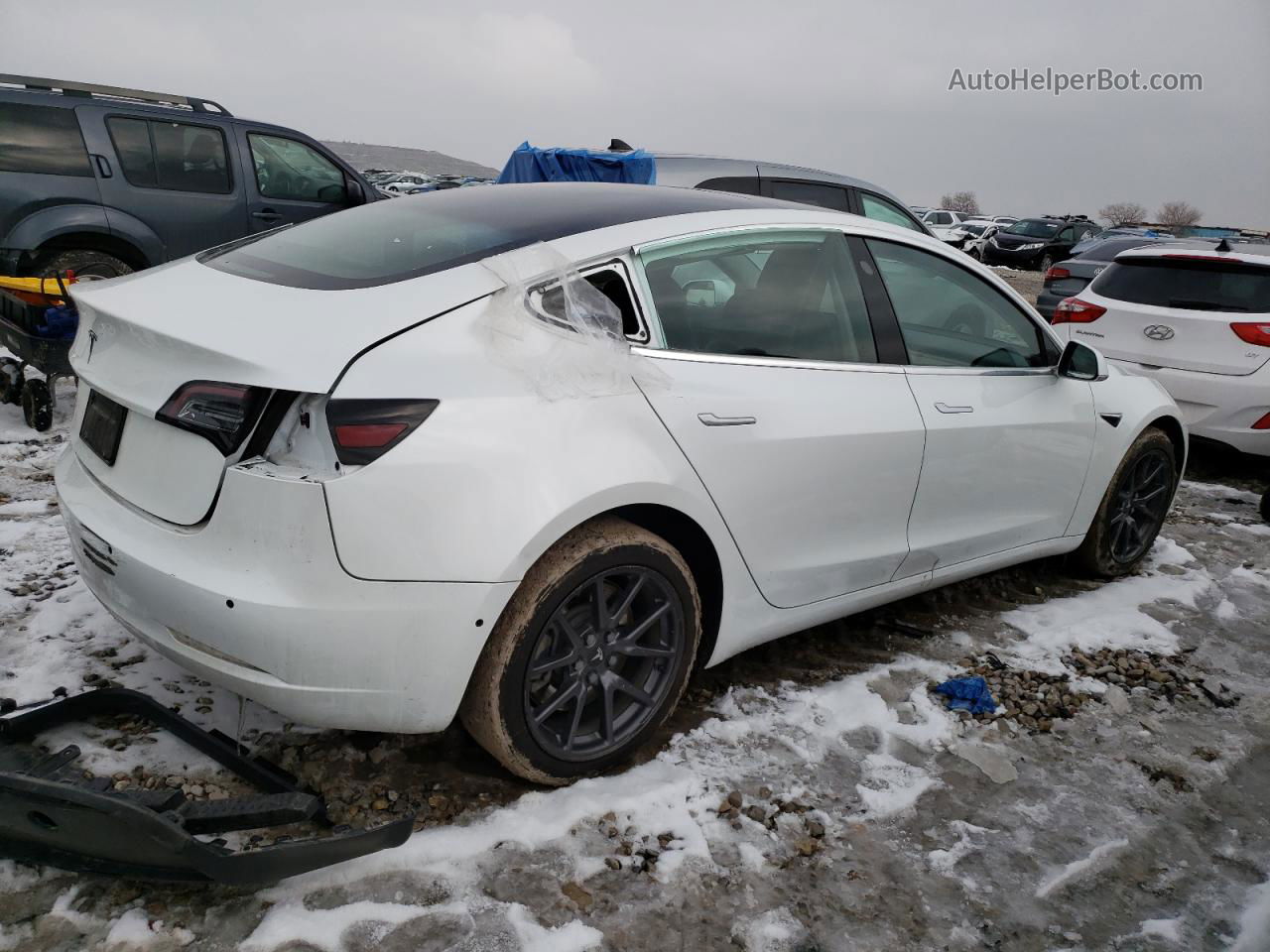 2019 Tesla Model 3  White vin: 5YJ3E1EA7KF415911