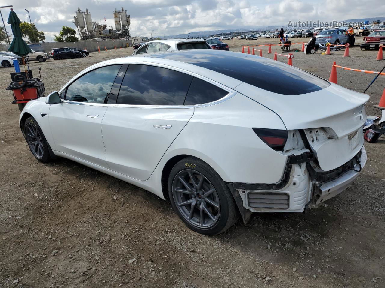 2020 Tesla Model 3  White vin: 5YJ3E1EA7LF599152