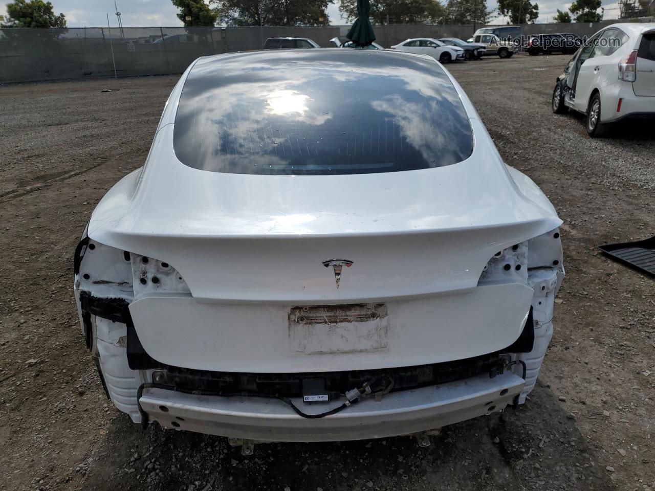 2020 Tesla Model 3  White vin: 5YJ3E1EA7LF599152