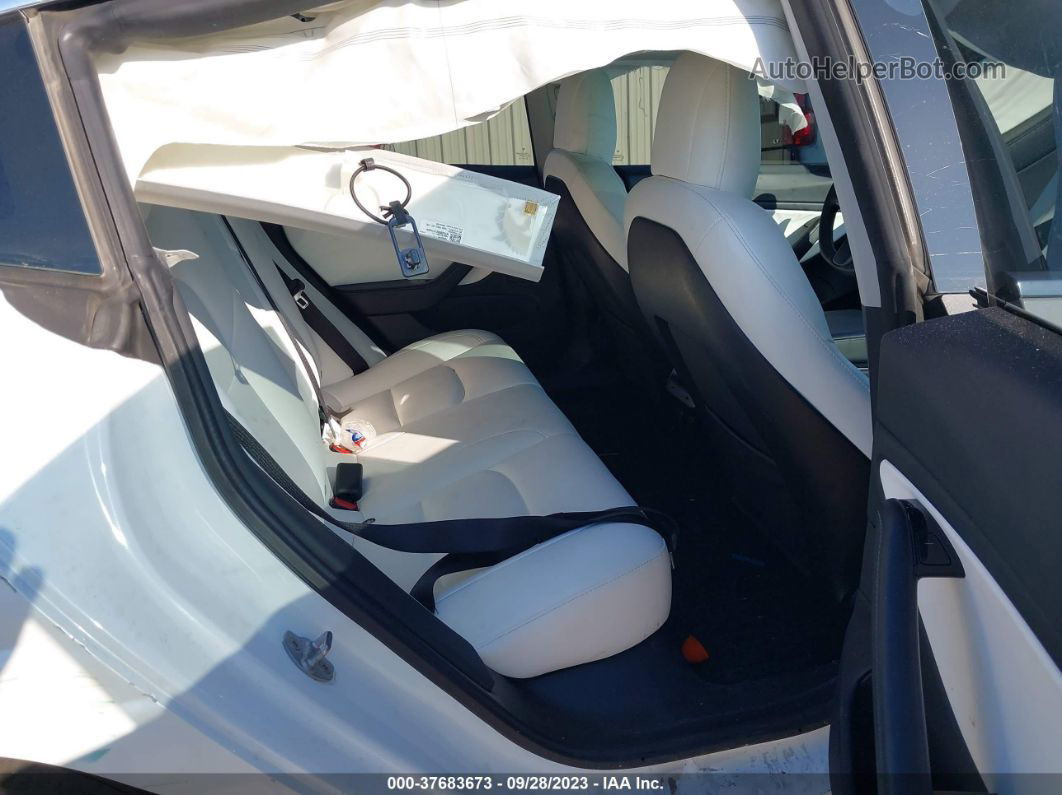 2020 Tesla Model 3 Standard Range Plus Rear-wheel Drive/standard Range Rear-wheel Drive White vin: 5YJ3E1EA7LF710024