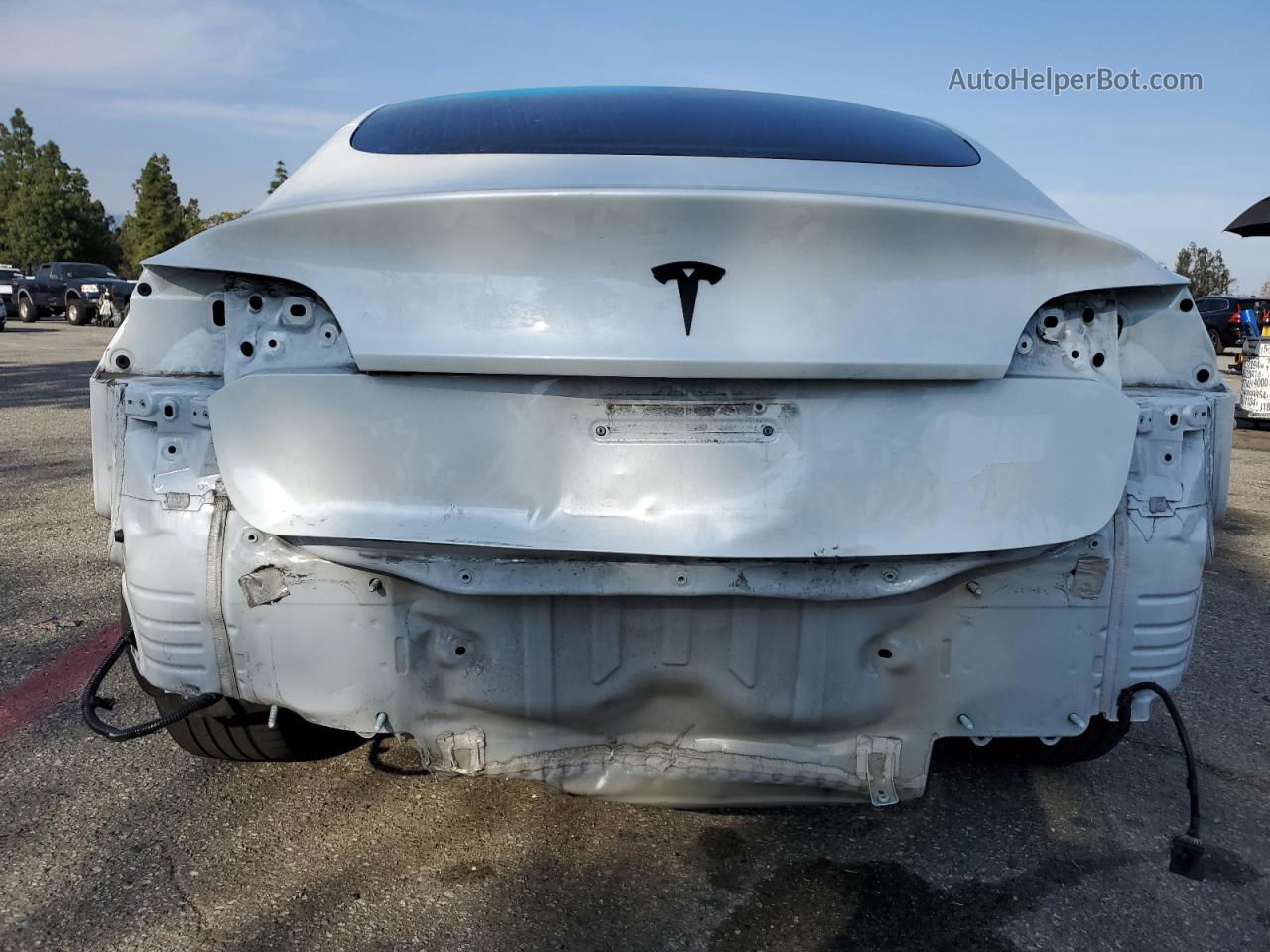 2020 Tesla Model 3  Белый vin: 5YJ3E1EA7LF745260