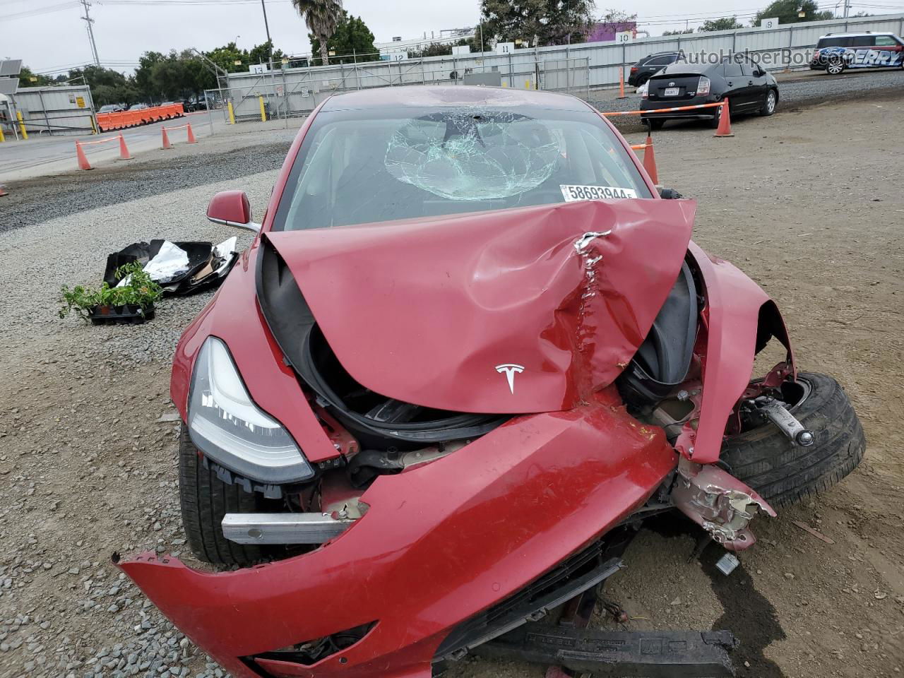 2018 Tesla Model 3  Red vin: 5YJ3E1EA8JF041372