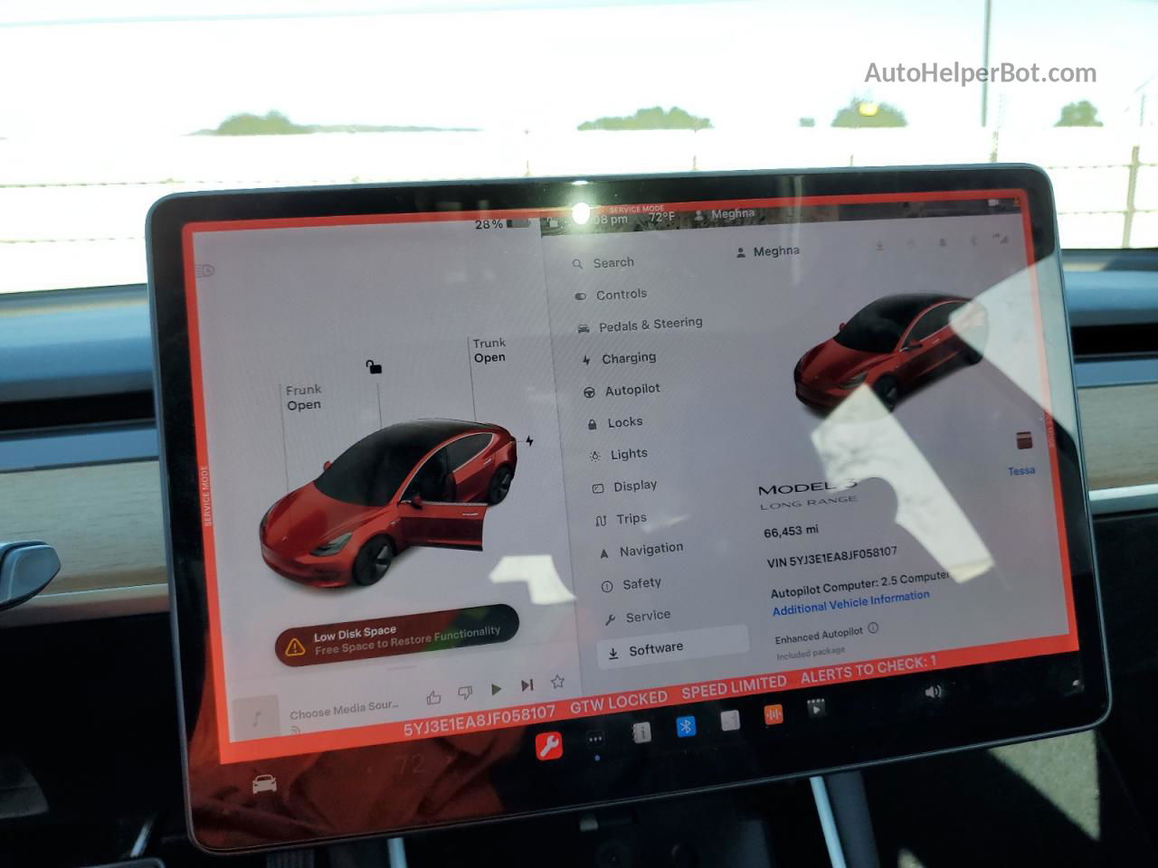 2018 Tesla Model 3  Red vin: 5YJ3E1EA8JF058107