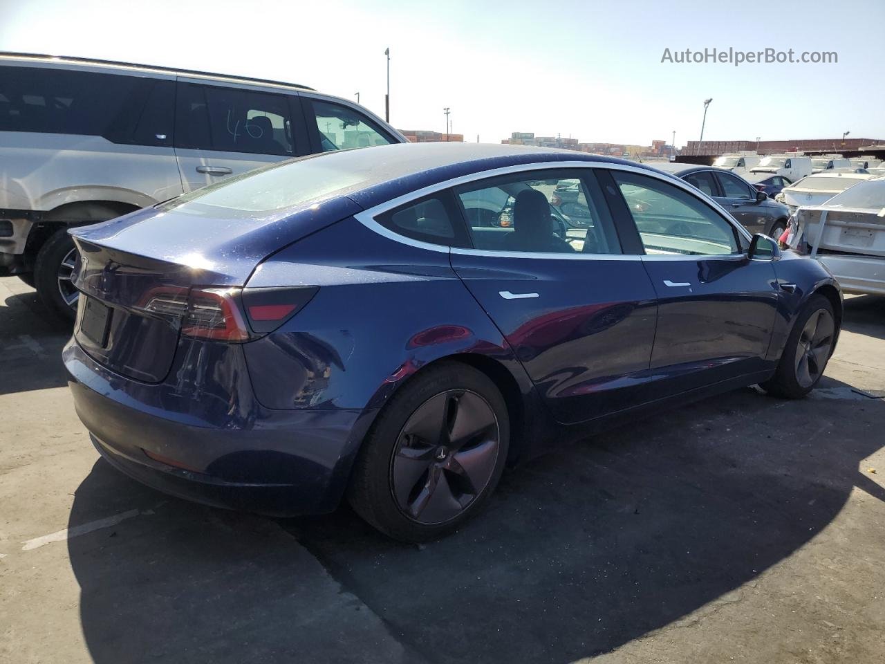 2018 Tesla Model 3  Синий vin: 5YJ3E1EA8JF102400