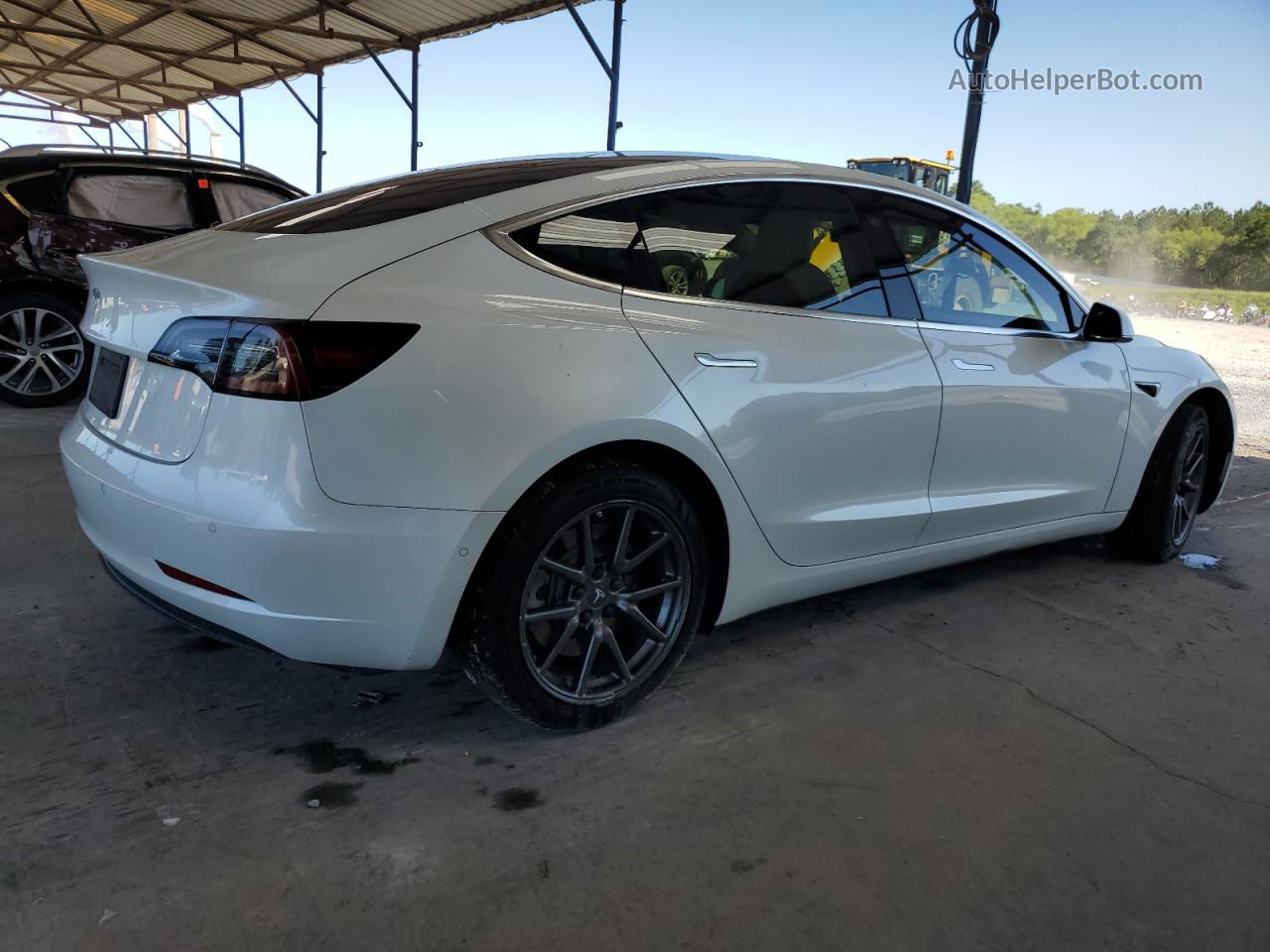 2019 Tesla Model 3  White vin: 5YJ3E1EA8KF332522