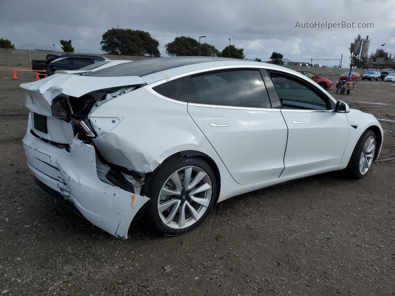 2019 Tesla Model 3  White vin: 5YJ3E1EA8KF476748