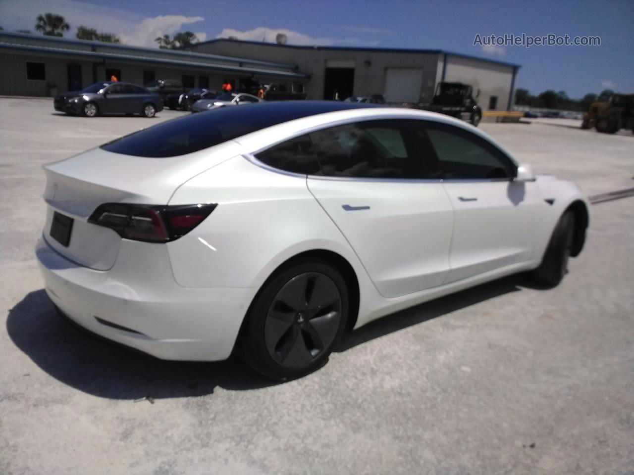 2020 Tesla Model 3  White vin: 5YJ3E1EA8LF659858