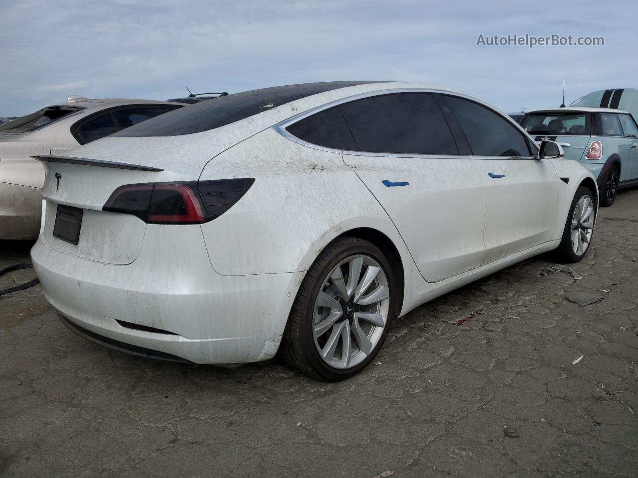 2020 Tesla Model 3  Белый vin: 5YJ3E1EA8LF708976