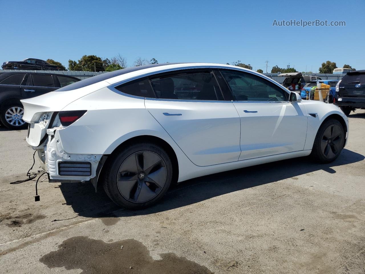 2018 Tesla Model 3  White vin: 5YJ3E1EA9JF162119